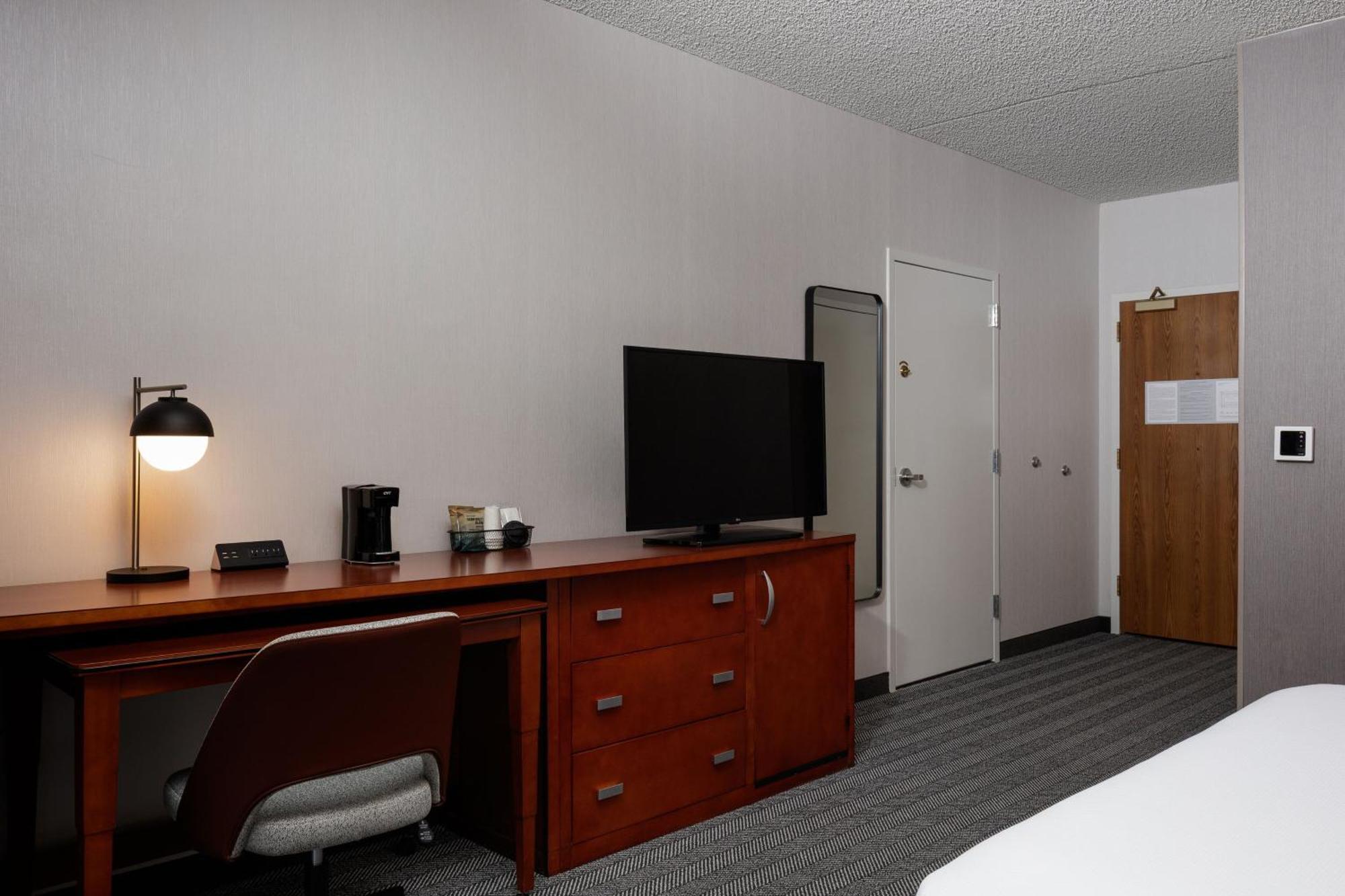 Courtyard Denver Tech Center Грийнууд Вилидж Екстериор снимка